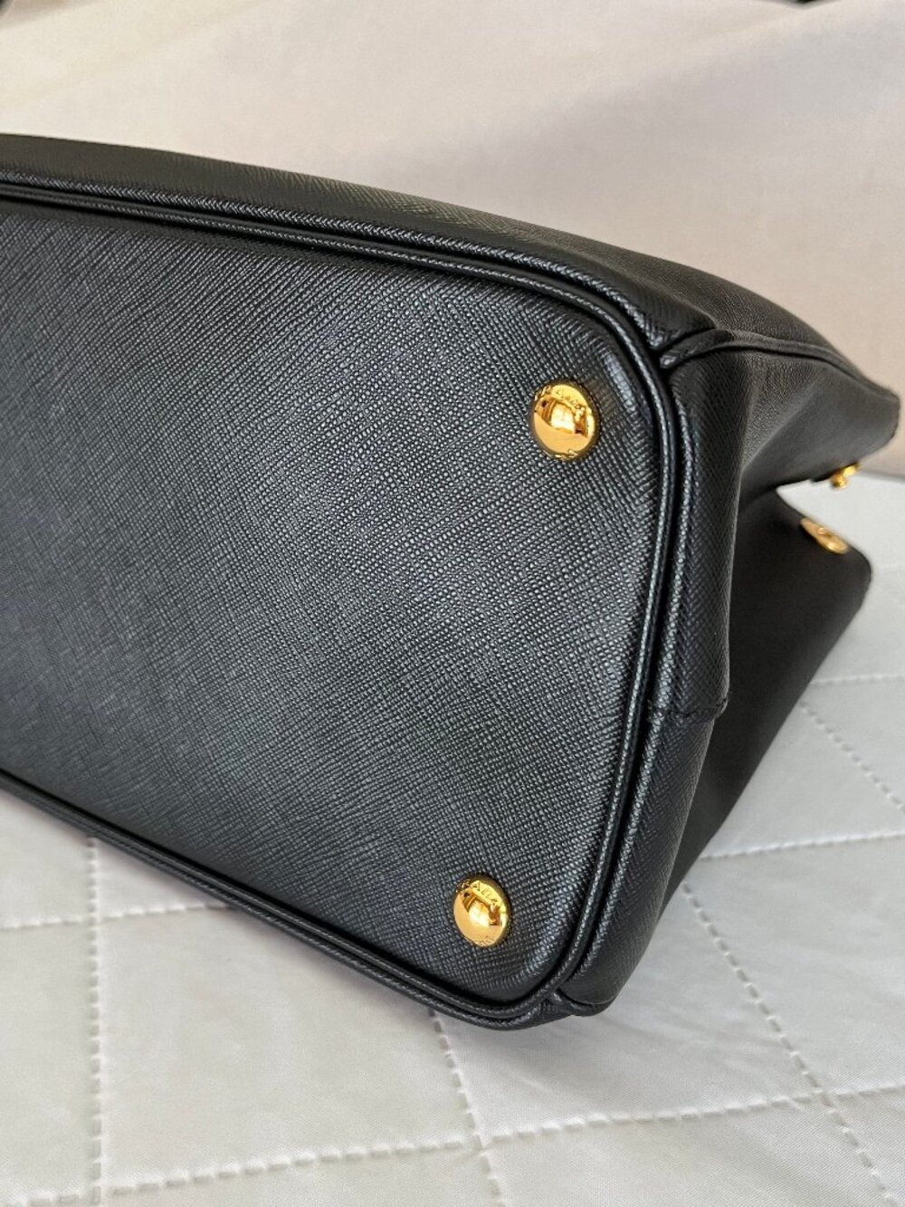 <<SOLD>> Prada Galleria Saffiano Leather Bag - Medium - Authentic - Picture 12 of 17